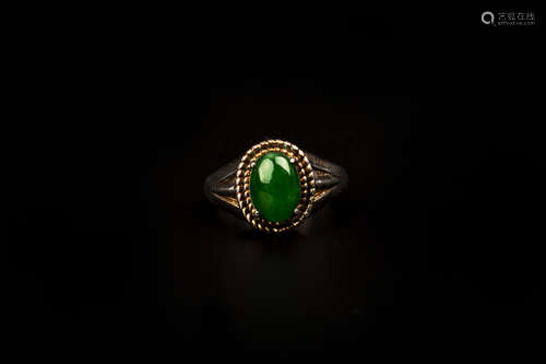 A GREEN EMERALD RING綠翡翠指環