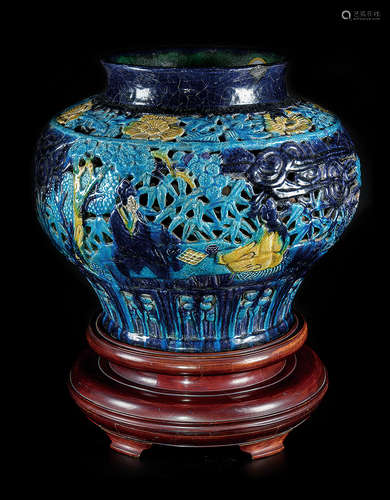 A'FAHUA' OPENWORK PORCELAIN JAR WITH WOOD BASE 法華彩鏤空人物瓶