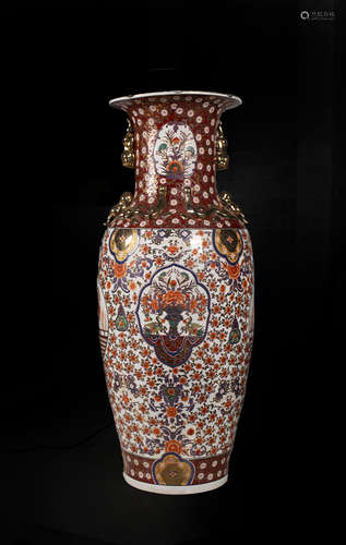 A LARGE FLOWER PATTERN PORCELAIN VASE 落地花卉紋瓷花瓶