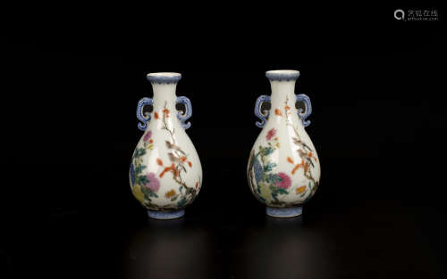 A PAIR OF QING DYNASTY 