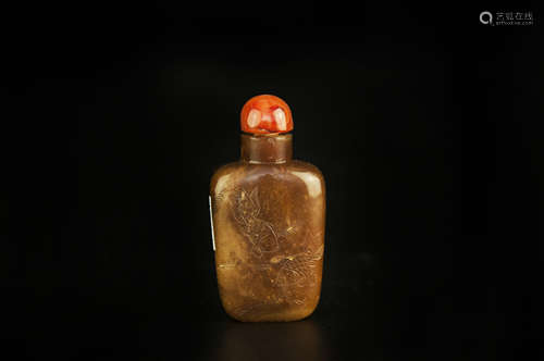 AN AMBER SNUFF BOTTLE瑪瑙鼻煙壺