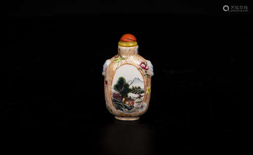 A CHINESE PAINTING SNUFF BOTTLE 'QIAN LONG NIAN ZHI' MARK山水畫鼻煙壺“乾隆年制”款