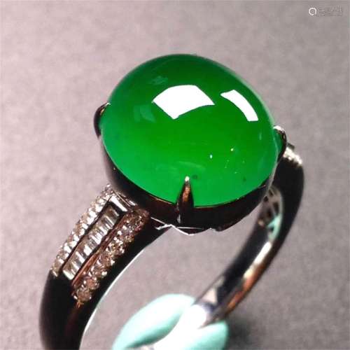 A Chinese Jadeite 18-karat Gold Ring
