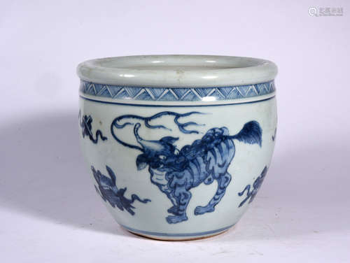 A Chinese Blue and White Porcelain Tank