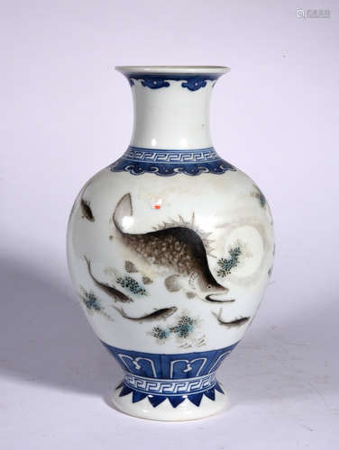 A Chinese Blue and White Porcelain Vase