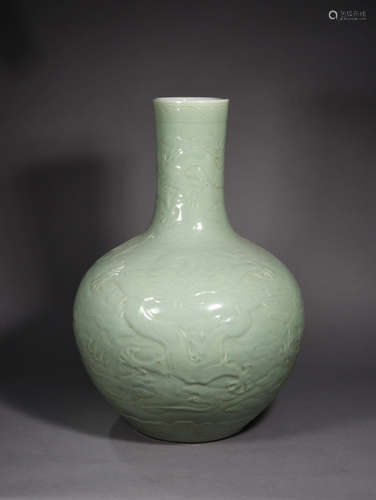 A Chinese Pink Green Glaze Porcelain Vase