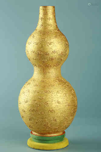 A Chinese Gilded Cinnabar Cucurbit Shape Ornament