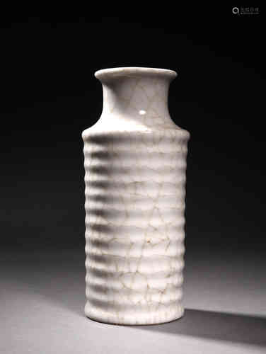 A Chinese Glazed Porcelain Vase 