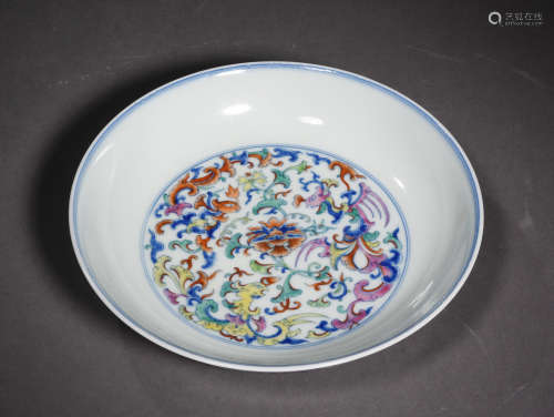A Chinese Floral Pattern Porcelain Plate