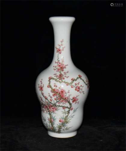 A Chinese Famille Rose Gilt Floral Porcelain Vase