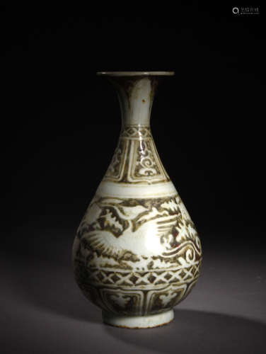 A Chinese Glazed Porcelain Vase 