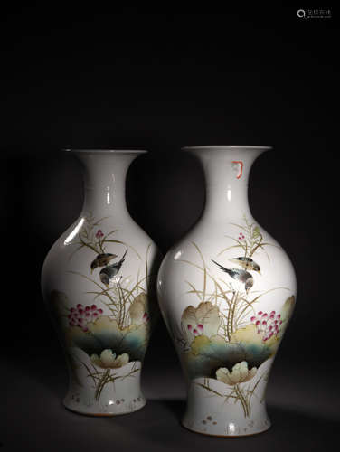 A Pair of Chinese Famille Rose Porcelain Vases