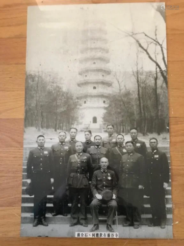 Photography of Chiang Kai-shek and He Yingqing