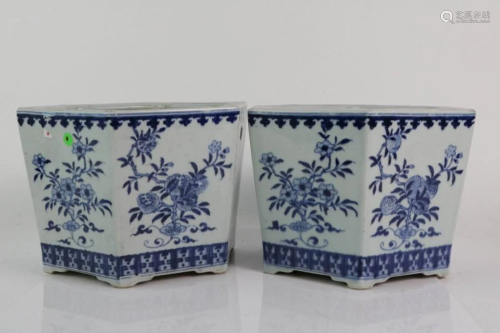 18th Century Pair of blue and white flower planter