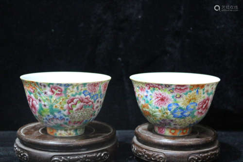 A Pair of Chinese Enamel Gilt Porcelain Bowls
