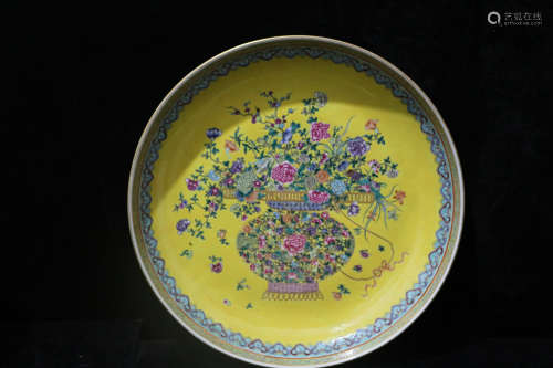 A Chinese Enamel Gilt Porcelain Plate