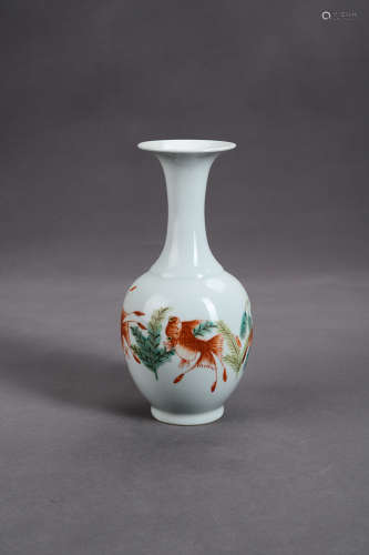 A Chinese Famille Rose Porcelain Yuhuchunping
