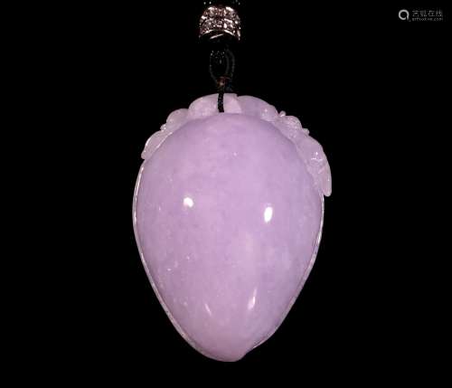 A Chinese Jadeite Sweater Chain with A Violet Heart-shaped Pendant       