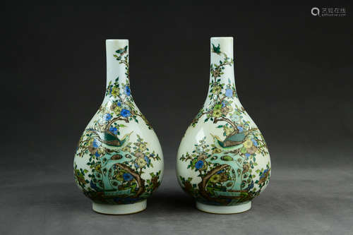 A Pair of Chinese Famille Rose Porcelain Vases