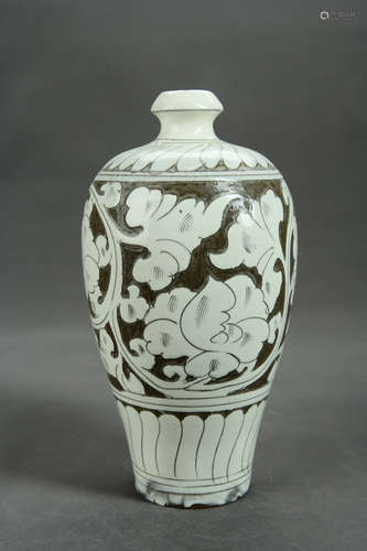 A Chinese Porcelain Plum Vase