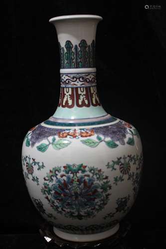 A Chinese Porcelain Vase