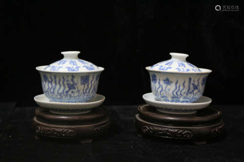 A Pair of Chinese Blue and White Porcelain Hat-covered Bowls