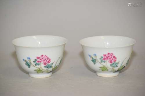 Pr. of 19-20th C. Chinese Famille Rose Porcelain Cups