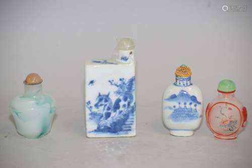 Two Qing Chinese B&W and Two Peking Glass Snuff Bottles