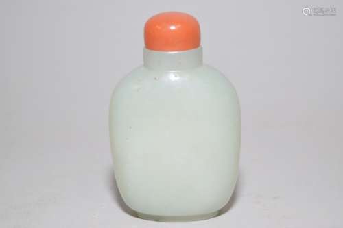 Qing Chinese Greenish White Jade Carved Snuff Bottle