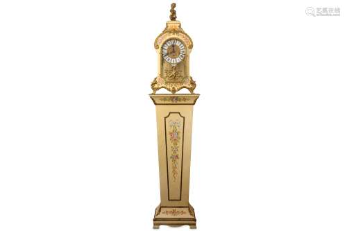 A LOUIS XV STYLE PAINTED WOOD AND GILT BRASS MOUNTED QUARTER CHIMING BRACKET CLOCK ON STAND RETAILED