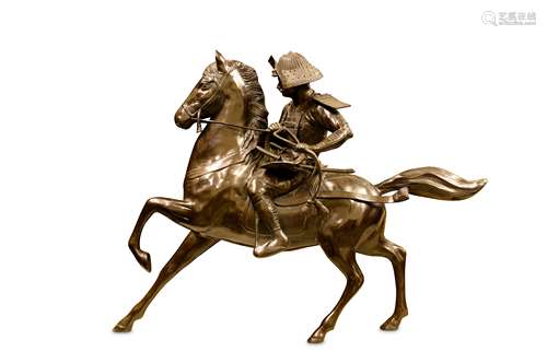 A LARGE LATE 19TH / EARLY 20TH CENTURY JAPANESE MEIJI PERIOD EQUESTRIAN BRONZE OF A SAMURAI the