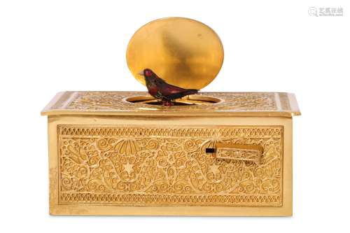 A 20TH CENTURY GILT METAL SINGING BIRD BOX 'OISEAU CHANTEUR' the rectangular box decorated with