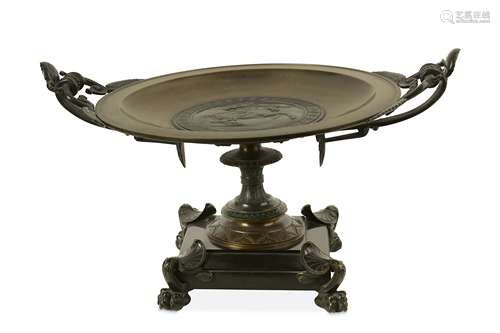 A LATE 19TH CENTURY NEO-GREC STYLE BRONZE TAZZA IN THE MANNER OF FERDINAND BARBEDIENNE the centre