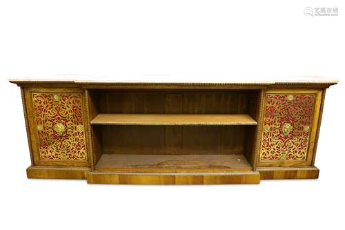 A FINE 19TH CENTURY ENGLISH WALNUT, CUT BRASS, ORMOLU AND MARBLE TOPPED LOW BOOKCASE / CABINET of