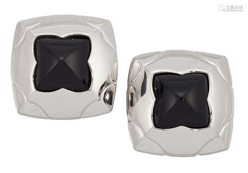 A pair of 18ct white gold and onyx 'Pyramide' earclips by Bulgari, each pyramid-shaped earring