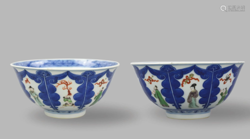 Pair of Chinese Famille Verte B&W Bowls, 19th C.