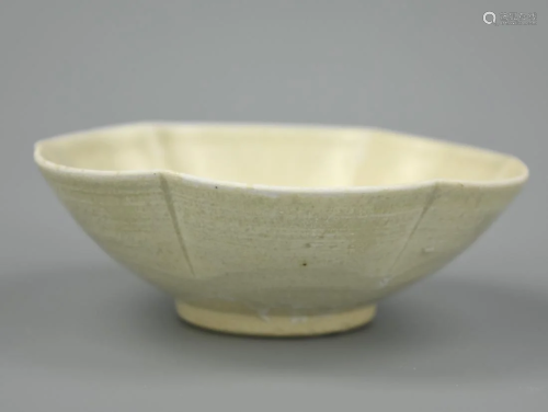 A Lobed Chinese White Glazed Cup, Song Dynasty