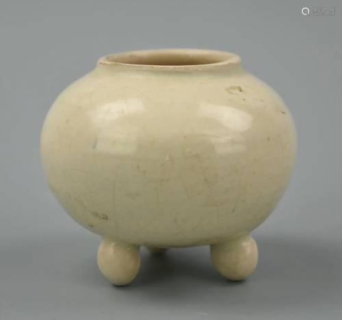Chinese Gongxian White Glazed Water Pot, Tang D.