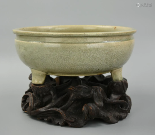 Large Chinese Longquan Tripod Censer&Stand, Ming D