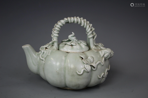 A Celadon-Glazed Embellished Kettle, Qing Dynasty