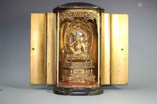 A Wooden-Body Gilt Lacquered Figure of Budda …