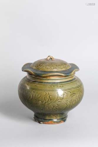 Bouillon couvert en épaisse porcelaine du Longquan incisé sous glaçure monochrome [...]