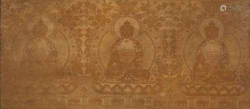 Textile encadré illustrant trois buddhas assis en bumishparshamudra sur des bases [...]