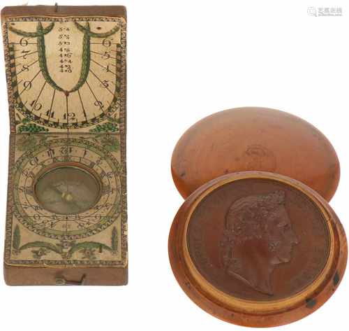 A laquer seal and compass. 19th century.