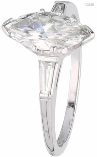 Shoulder ring white gold, ca. 1.60 carat diamond - 14 ct.