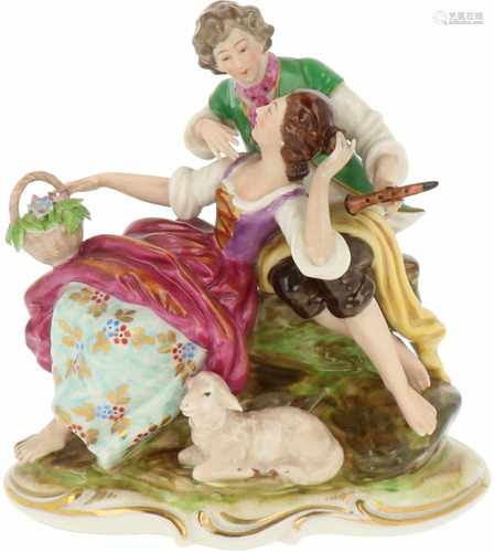 A porcelain figurine group of a loving couple. Volkstedt, Germany, early 20th century.