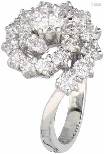 Entourage ring white gold, ca. 1.90 carat diamond - 18 ct.