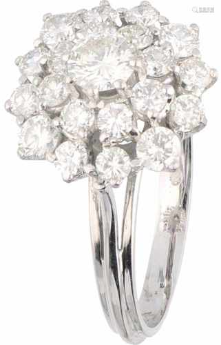 Entourage ring white gold, ca. 1.60 carat diamond - 18 ct.