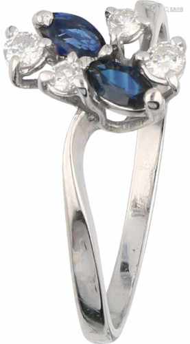 Ring white gold, ca. 0.16 carat diamond and sapphire - 18 ct.