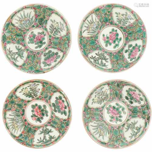 A set of (4) porcelain plates with Famille Verte décor. Samson, 19th century. 